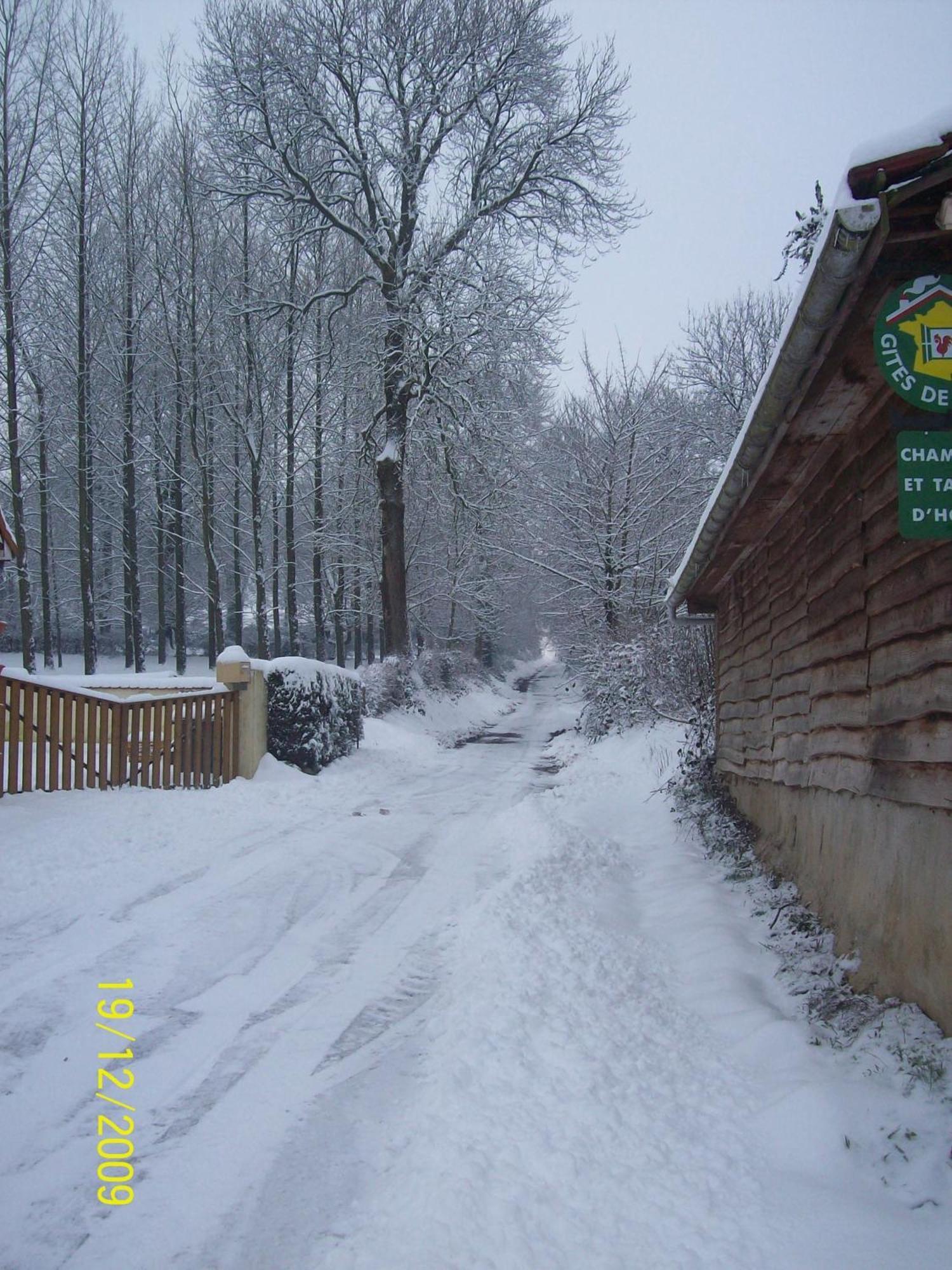 Chambres Et Table D'Hotes Les Trois Marquets Bourthes Bagian luar foto